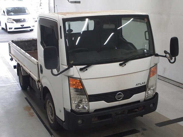 NISSAN ATLAS 2009
