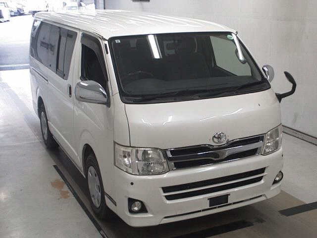 TOYOTA HIACE VAN 2013