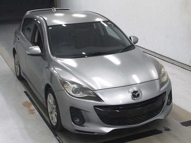 MAZDA AXELA