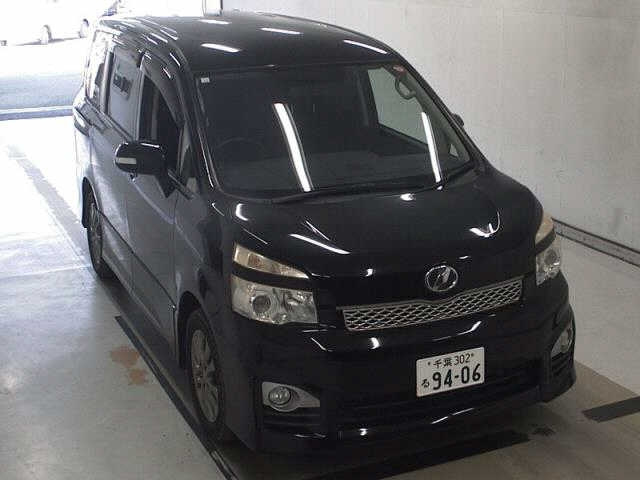 TOYOTA VOXY 2012