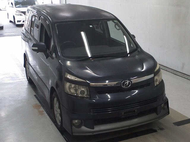 TOYOTA VOXY 2008