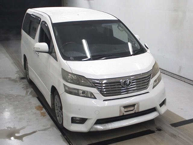 TOYOTA VELLFIRE 2010