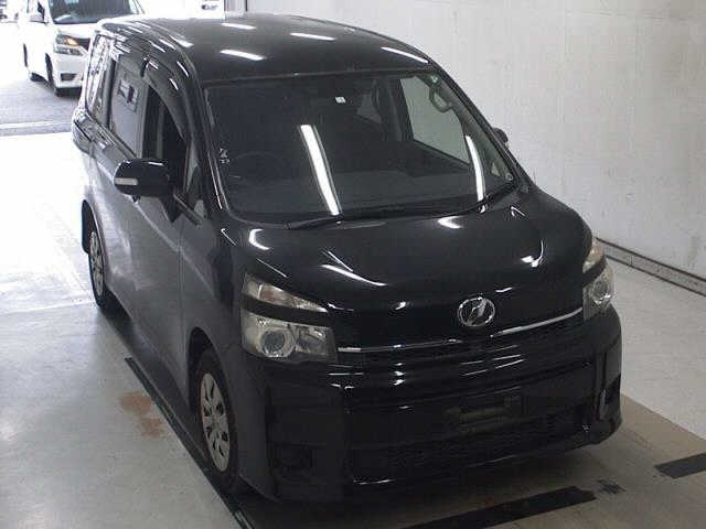 TOYOTA VOXY 2012