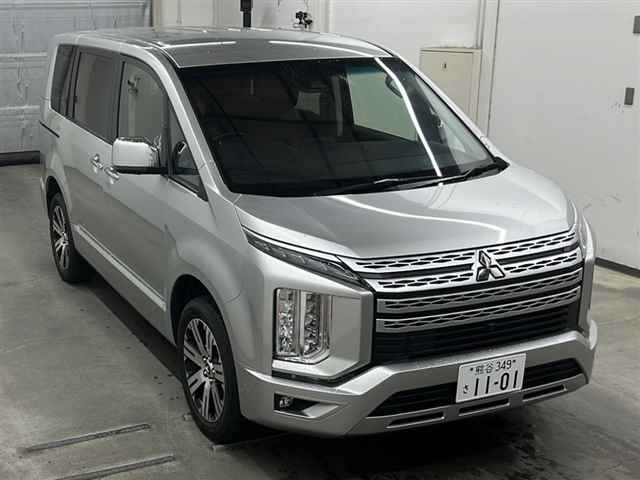 MITSUBISHI DELICA D5