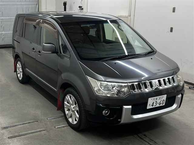 MITSUBISHI DELICA D5 2013