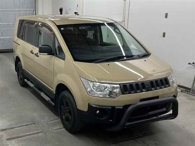 MITSUBISHI DELICA D5
