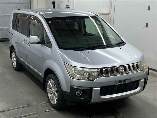MITSUBISHI DELICA D5