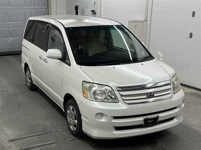TOYOTA NOAH 2006