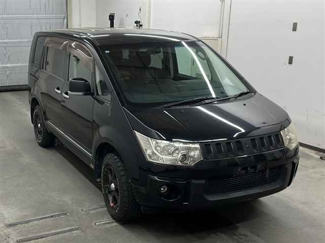 MITSUBISHI DELICA D5