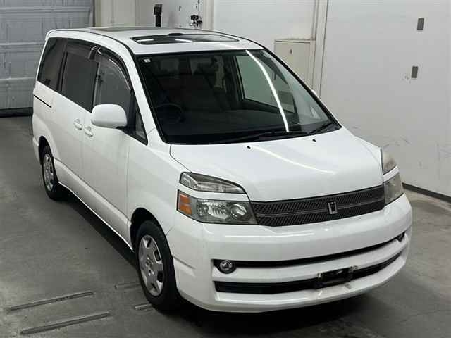TOYOTA VOXY 2005