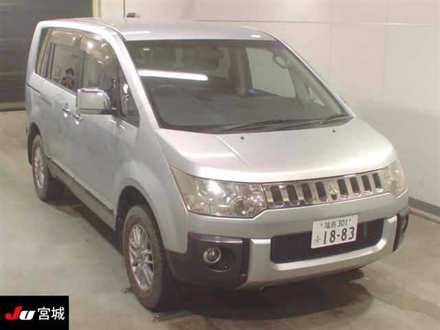 MITSUBISHI DELICA D5