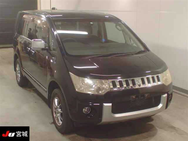 MITSUBISHI DELICA D5 2010