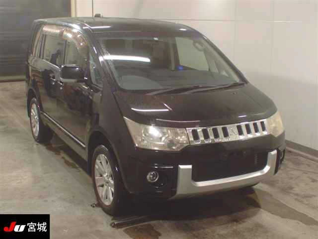 MITSUBISHI DELICA D5 2012