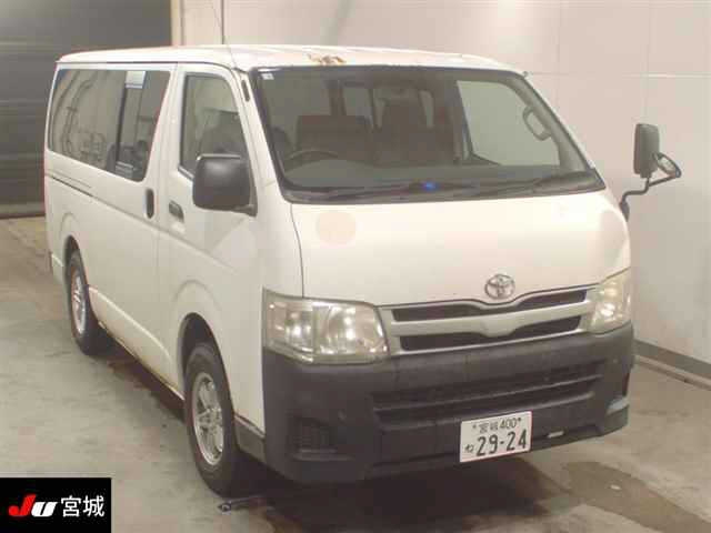 TOYOTA HIACE VAN 2011