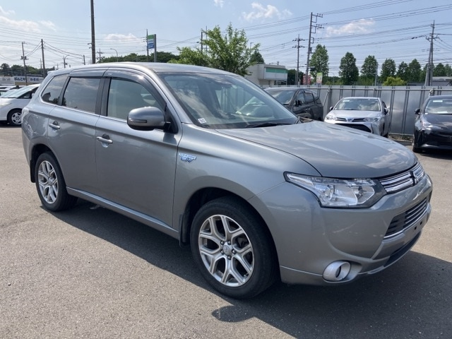 MITSUBISHI OUTLANDER PHEV 2013
