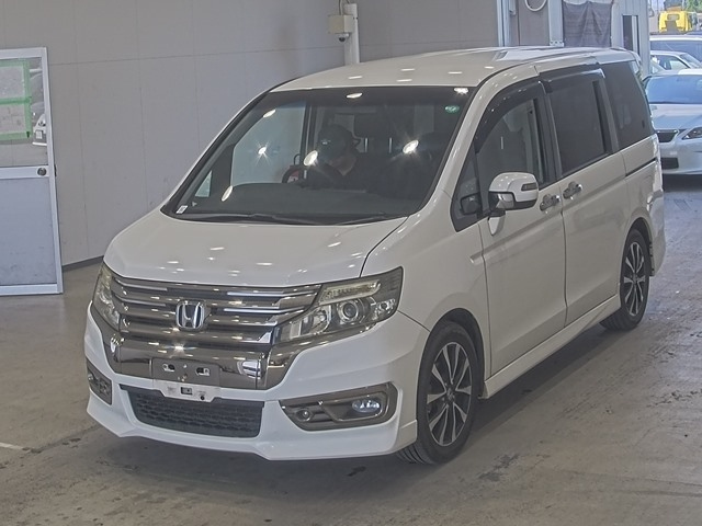 HONDA STEP WAGON 2013