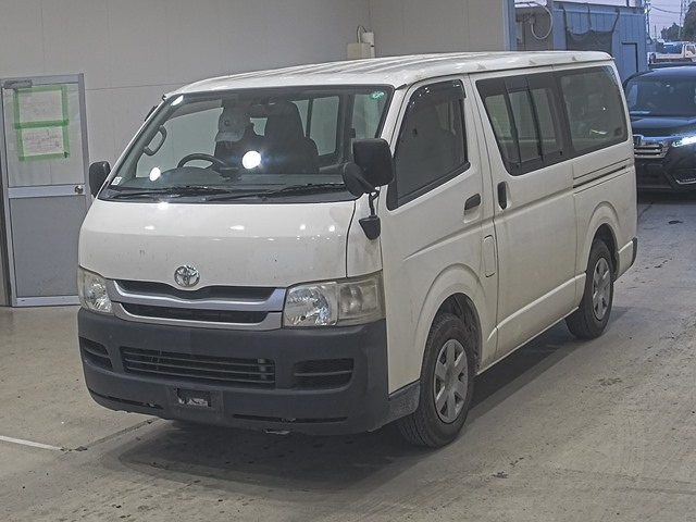 TOYOTA HIACE VAN 2009