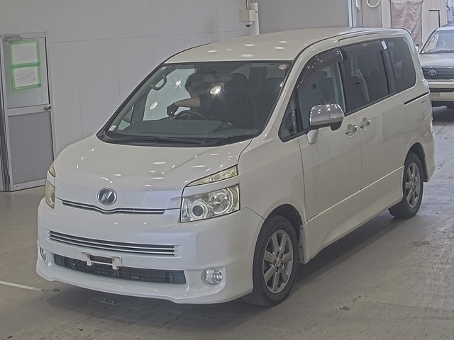 TOYOTA VOXY 2008