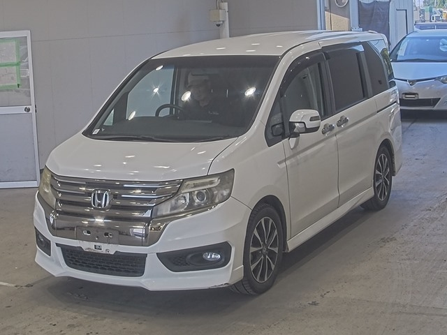 HONDA STEP WAGON 2014
