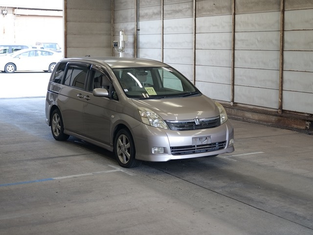 TOYOTA ISIS 2006