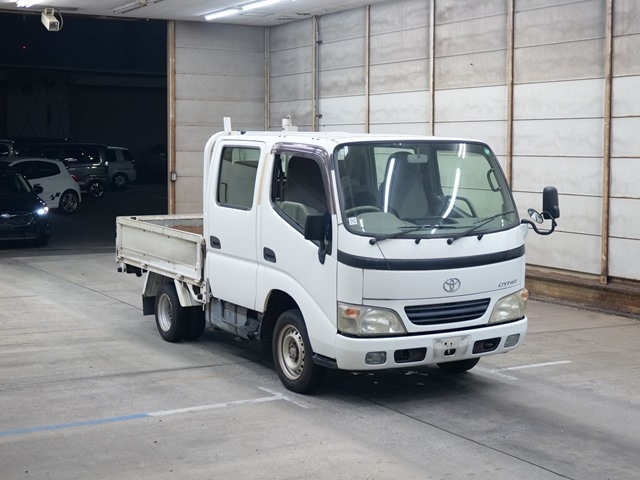 TOYOTA DYNA