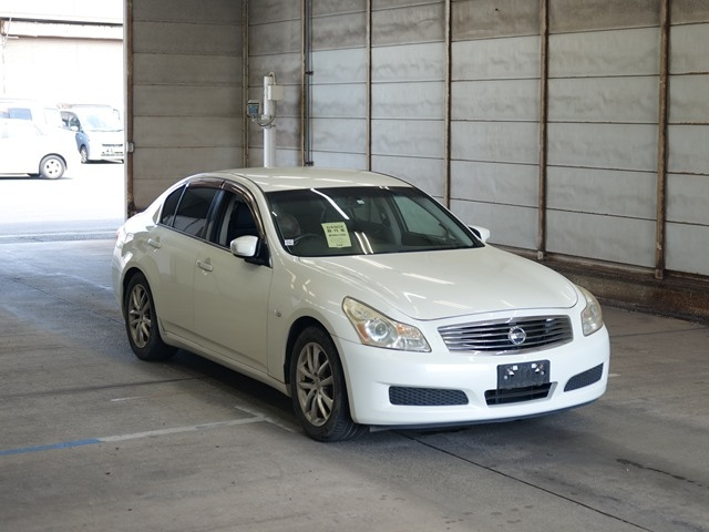 NISSAN SKYLINE