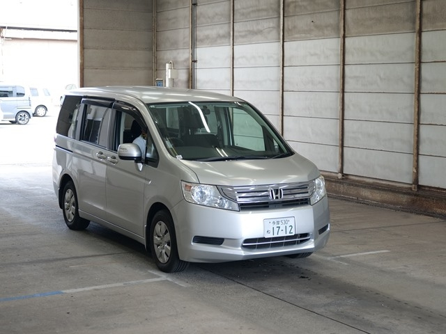 HONDA STEP WAGON 2010