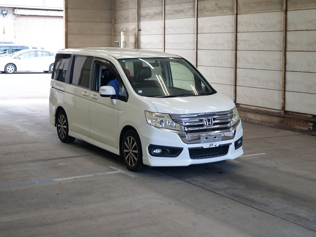 HONDA STEP WAGON 2013