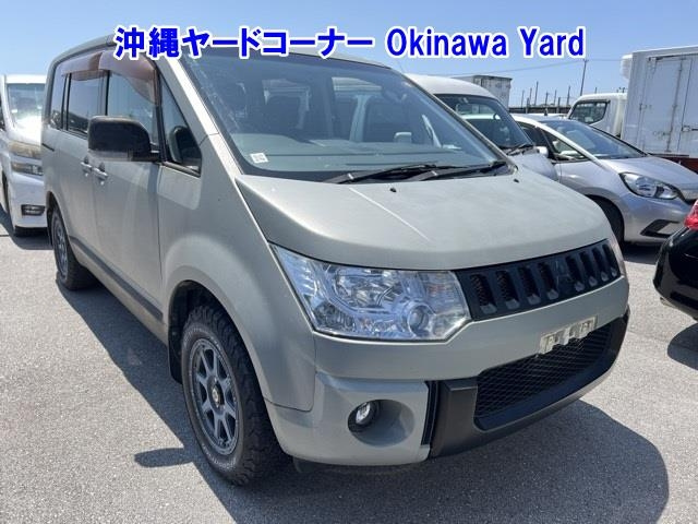 MITSUBISHI DELICA D5 2011