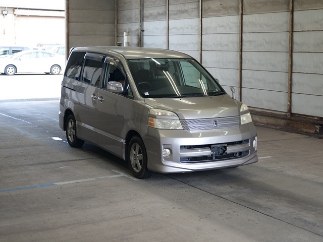 TOYOTA VOXY 2006