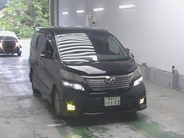 TOYOTA VELLFIRE 2010