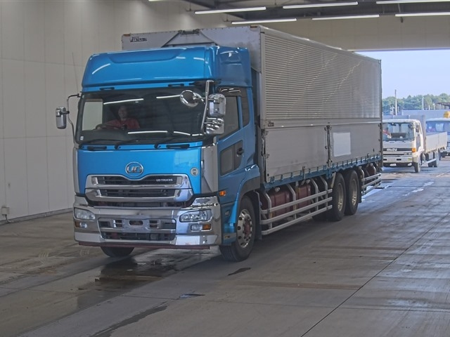 NISSAN UD SERIES 2014