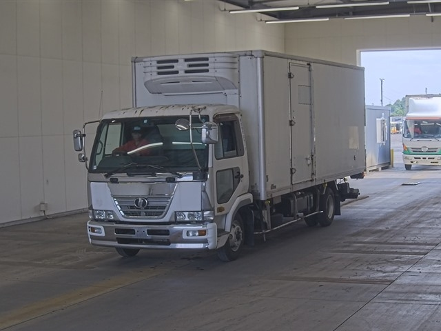 NISSAN UD SERIES 2005