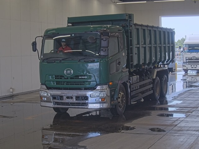 NISSAN QUON 2012