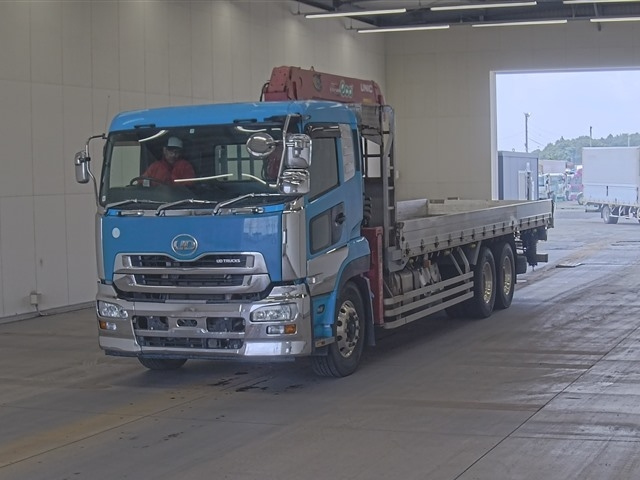 NISSAN QUON 2013