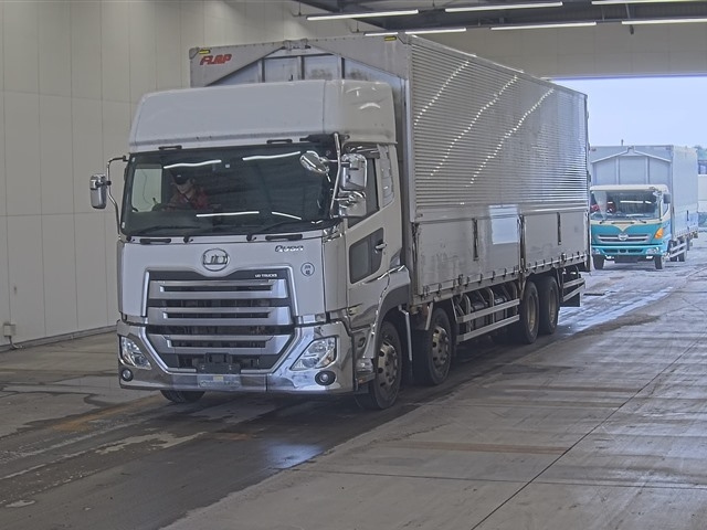 NISSAN QUON 2018