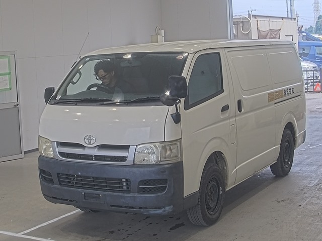 TOYOTA REGIUS ACE VAN