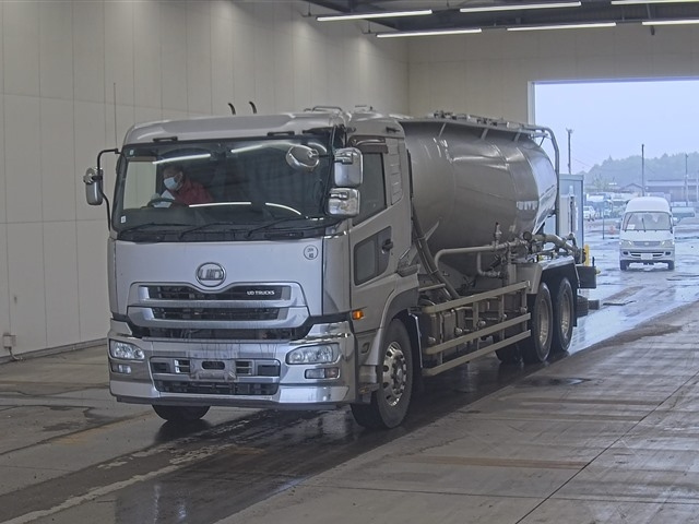 NISSAN QUON 2012