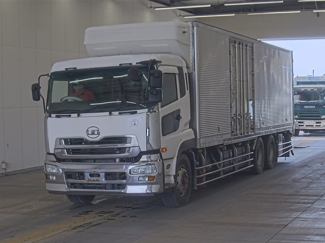 NISSAN QUON 2013