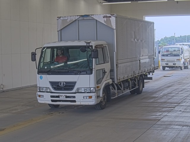 NISSAN TRUCK 2007