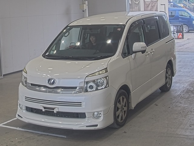 TOYOTA VOXY 2008