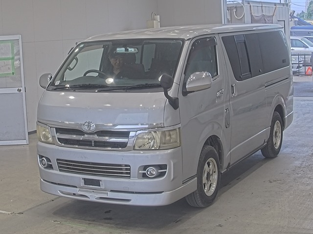 TOYOTA REGIUS ACE VAN