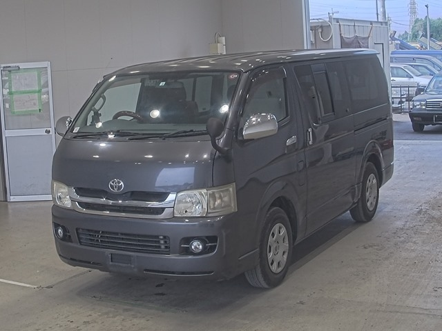 TOYOTA HIACE VAN 2009