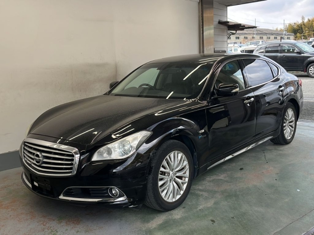 NISSAN CIMA 2012