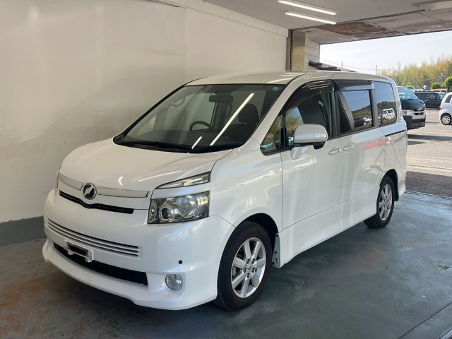 TOYOTA VOXY 2008