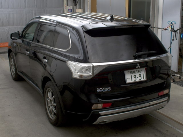 MITSUBISHI OUTLANDER PHEV 2013