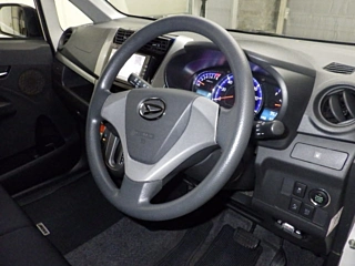 DAIHATSU MOVE 2013