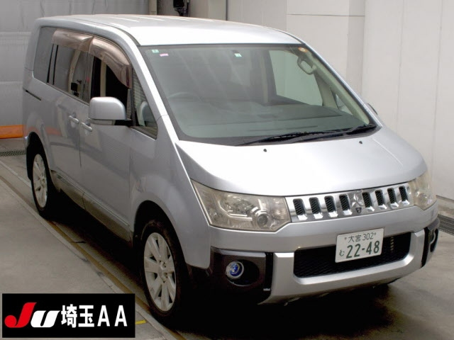 MITSUBISHI DELICA D5 2010
