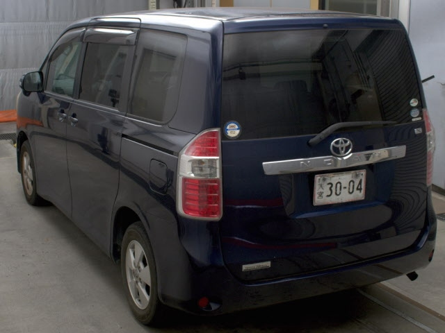 TOYOTA NOAH 2008