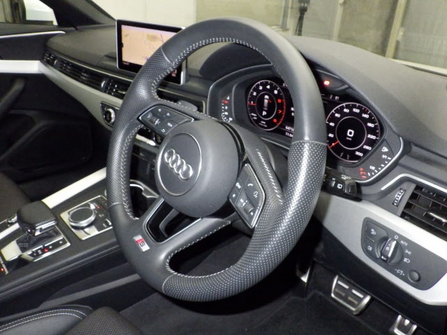 AUDI A4 2018